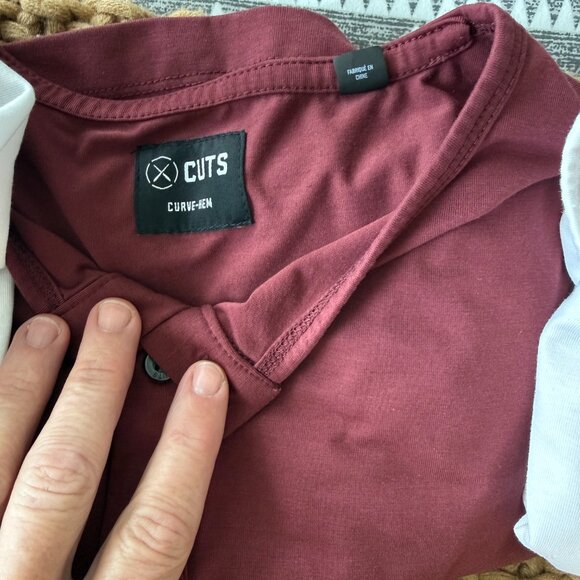 Bundle of Cuts Men’s Henley T-Shirts (3) – Size Large – 2 White + 1 Red – Curved - Picture 3 of 5